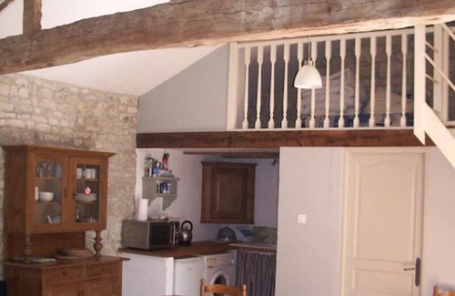 Landrais Casa | Pigeonnier - Traditional Farmhouse near La Rochelle. beaches 20 mins and a pool.