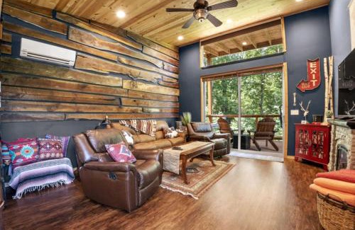French Village Apartamento | PIKES PEAK - Tiny Houses Of French Village