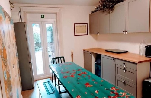 Glastonbury Cabina | Pilgrims of the Goddess - Chalet