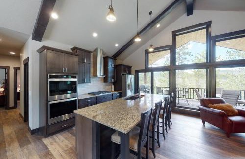 Deadwood Casa | Pillar Peak Perch