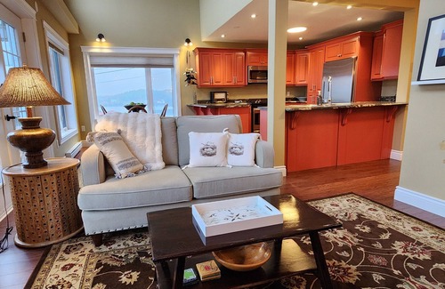 Pilley's Island Casa | Pilley's Perch - Entire home in Pilley's Island, Canada. Beautiful Ocean View