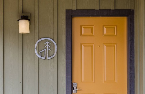 Pisgah Forest Cabina | PILOT COVE Studio Cabin - ¡Lujo moderno con naturaleza!