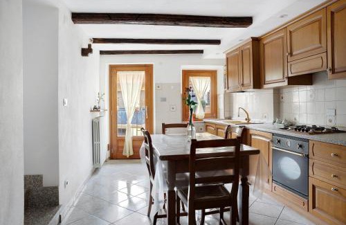 Dronero Casa | Pin e cele