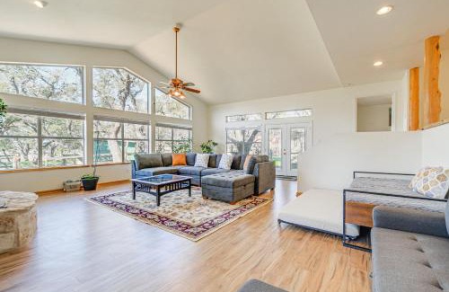 Dripping Springs Casa | Pin Oak Farmhouse with Patio in Dripping Springs