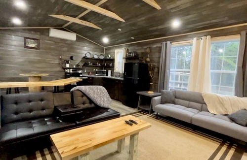 Marienville Cabina | Pin Oak Villa: Pet-Friendly Cabin Near Cook Forest & Allegheny National Forest