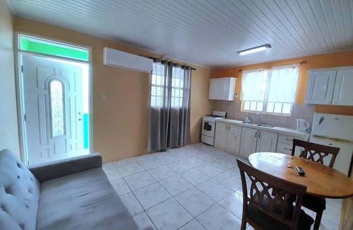 Pointe Michel Apartamento | Pinard's Vacation Home
