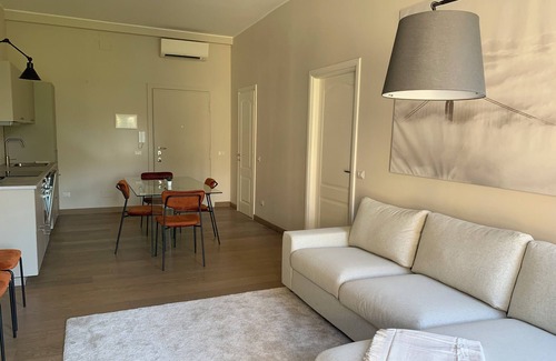 Tricolore Apartamento | Pindemonte 2 Trilo - Dos Habitaciones Piso, Capacidad 5