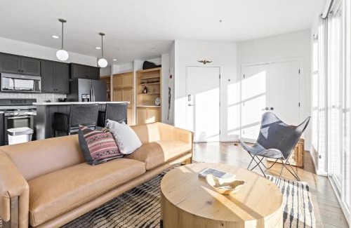 Downtown Apartamento | Pine at Evergreen - Boutique Hotel