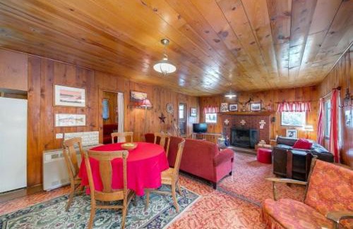 Joseph Casa | Pine Cone Cottage