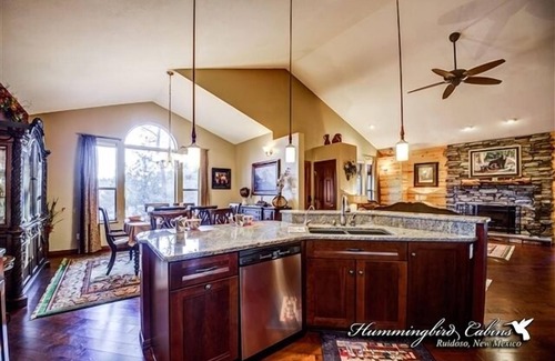 Alto Casa | Pine Cone: 'Magnificent upscale interior!' With hot tub.