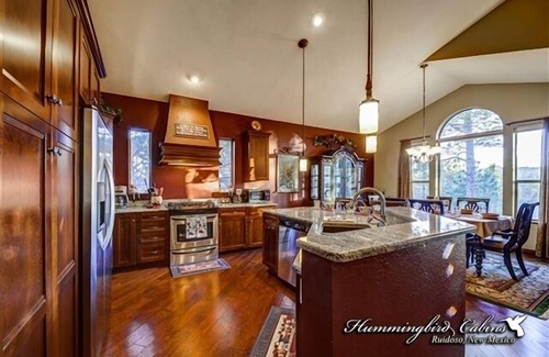 Alto Casa | Pine Cone: 'Magnificent upscale interior!' With hot tub.