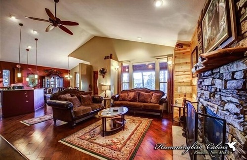 Alto Casa | Pine Cone: 'Magnificent upscale interior!' With hot tub.