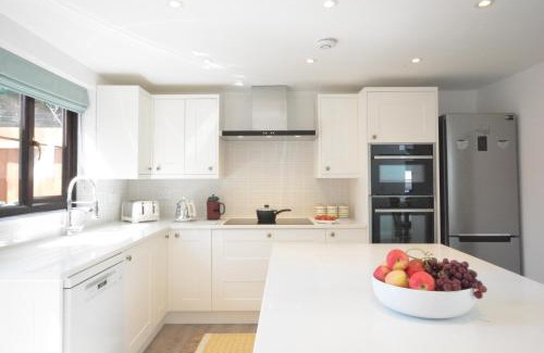 Melton Casa | Pine Cottage