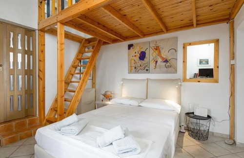 Kassandra Casa | Pine Cove House