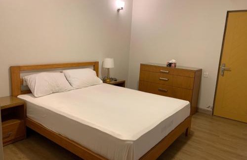Dhirkot Apartamento | Pine Edge by T2R - Luxury 2BR Duplex Apartment Private Parking & Stunning Views in Khaira Gali near to Nathia Gali & Muree