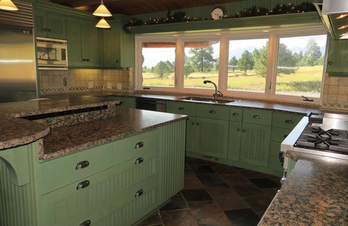 Ridgway Casa | Pine Grove Estate: Beautiful Log home on 40 acres with fantastic Mountain Views