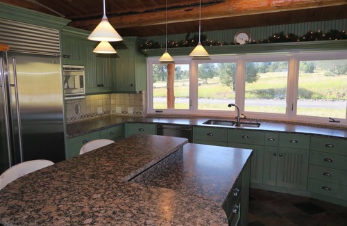 Ridgway Casa | Pine Grove Estate: Beautiful Log home on 40 acres with fantastic Mountain Views