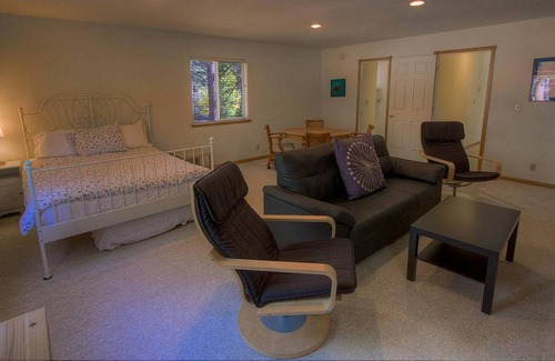 Pioneer Trail Casa | Pine Haven by Lake Tahoe Accommodations