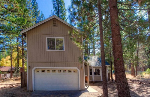Pioneer Trail Casa | Pine Haven by Lake Tahoe Accommodations