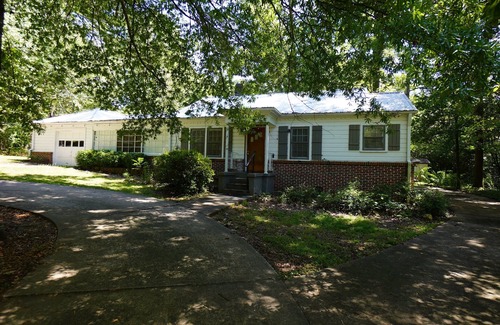 New Castle Casa | Pine Haven – Spacious Family Stay | Crib, Pet-Friendly, Slee