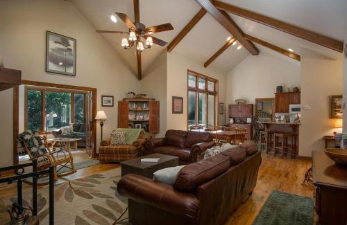 Brevard Casa | Pine Hill