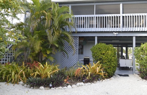 Pine Island Center Casa | Pine Island Bokeelia, Getaway 2 habitaciones, 2 baños casa en Canal, con muelle