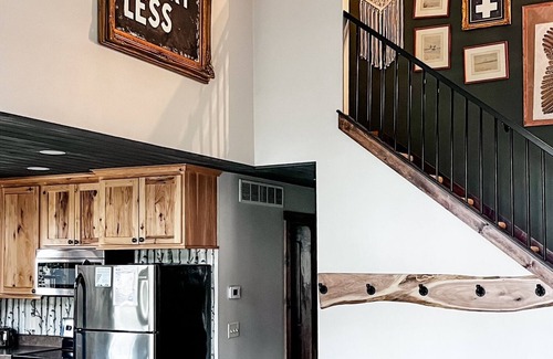 Butler Cabina | Pine Lane is your cozy, pet-friendly escape -w/ hot tub, fire pit, & peaceful vibes near Mohican