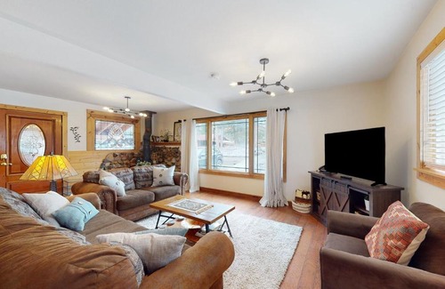 Tahoe Paradise Casa | Pine Lantern Retreat