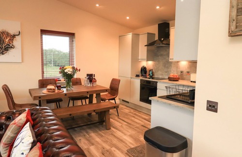 Dornoch Cabaña | PINE MARTEN, pet friendly, character holiday cottage in Dornoch