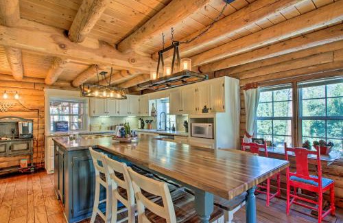 Pine Mountain Club Casa | Pine Mountain Club Log Home with Deck and Grill!