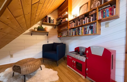Alberta Beach Cabina | Pine Peaks Cabin - Rustic Family Getaway Steps to Lake Hot Tub + Bunk Rooms