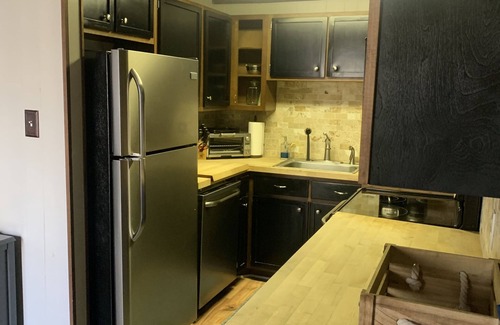 Beech Mountain Chalet De Esquí | Pine Ridge retreat on Beech Mountain, quiet with fireplace and mountain views!