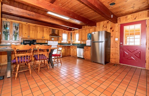 Minden Hills Cabaña | 2400 SQFT CASA EN ALQUILER LAKE KUSHOG
