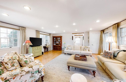 Edgartown Casa | Pine Street Haven