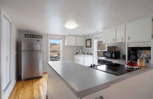 Fort Collins Casa | Pine Street Loft –Just steps from Old Town Square!