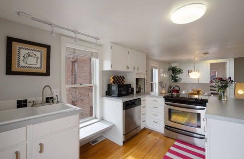 Fort Collins Casa | Pine Street Loft –Just steps from Old Town Square!