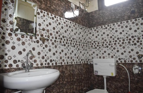 Kumarhatti Hotel | Pine valley home stay