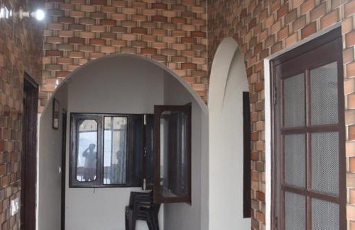 Kumarhatti Hotel | Pine valley home stay