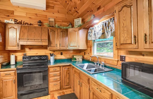 Elliottsburg Cabina | Pine View Cottage - Cozy and Secluded - 3 bedroom