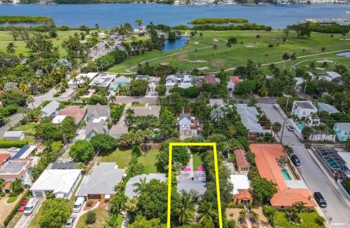 Parrot Cove Casa | Pineapple House - Parrot Cove