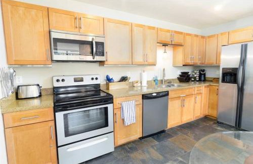 South Mission Beach Casa | Pineapple Paradise - Mission Beach - Stunning
