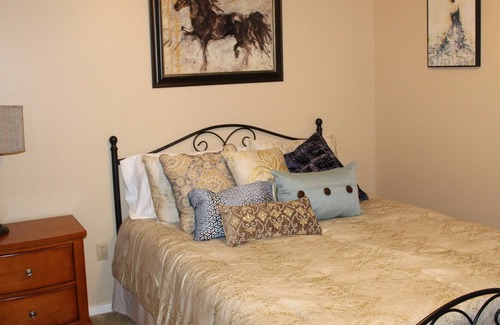 Vernon Apartamento | Pineapple Place: Lovely 900sq. ft., 1Bd/1Ba apartment