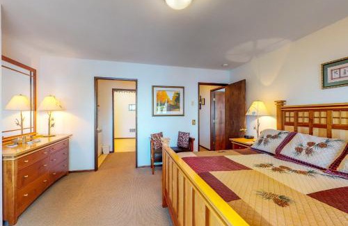Eastsound Casa | Pinecone Cabin