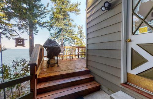 Eastsound Casa | Pinecone Cabin