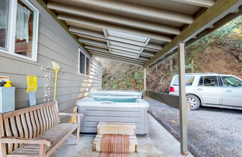Eastsound Casa | Pinecone Cabin