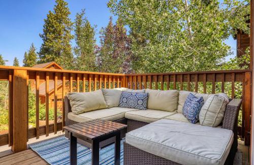 Truckee Casa | Pinecrest at Winter Creek- Cozy Cabin w Hot Tub, Walk To Downtown Truckee