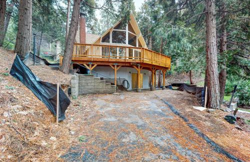 Crestline Casa | Pinecrest Paradise