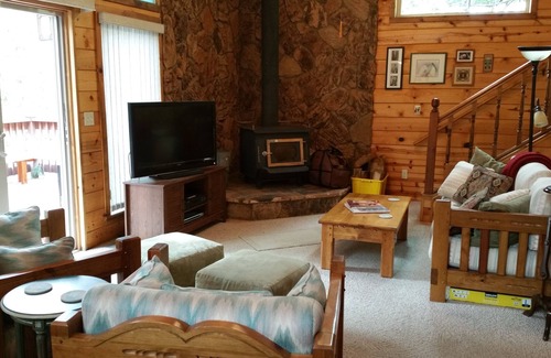 Long Barn Cabina | PinecrestAreaRentals # 1 Hermoso y acogedor!