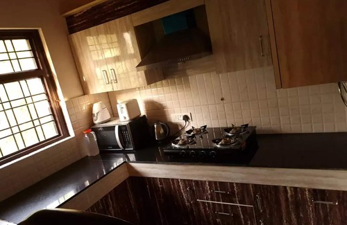Bhowali Apartamento | Pinegreen Chalets- 2 Bedroom WiFi Vacation Home