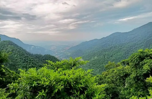 Bhowali Apartamento | Pinegreen Chalets- 2 Bedroom WiFi Vacation Home